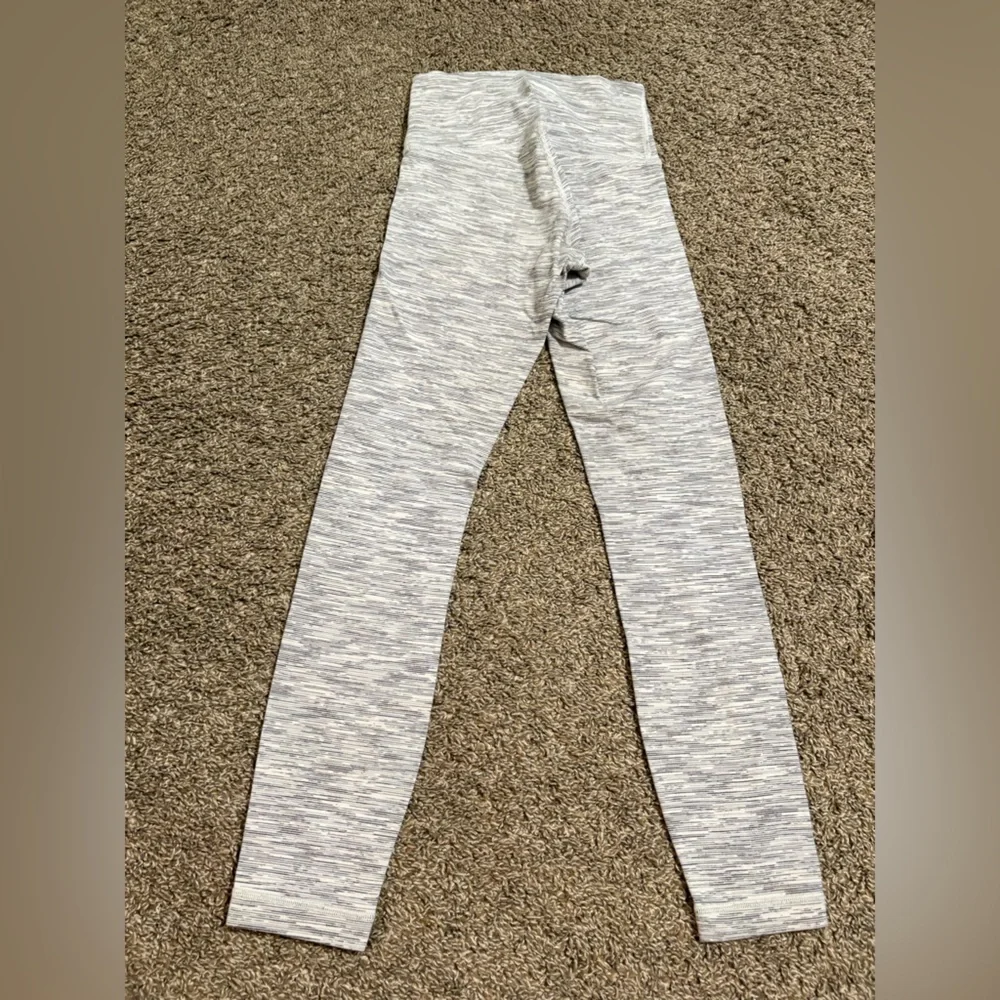 Lululemon Athletica Light Gray Leggings - Picture 2 of 6